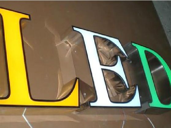 承留介绍LED招牌的基础知识。